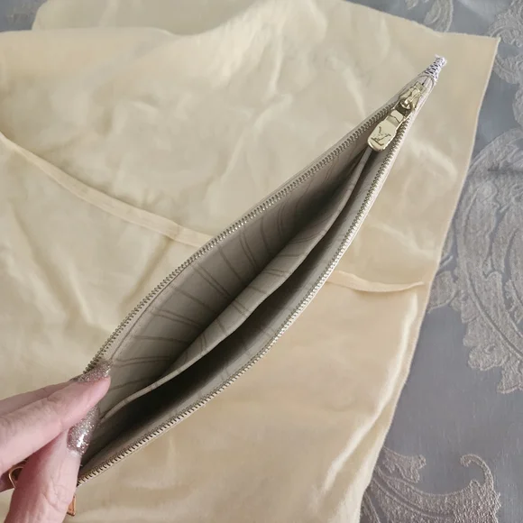 Louis Vuitton Checkered Clutch with Brown Strap - Picture 6 of 7